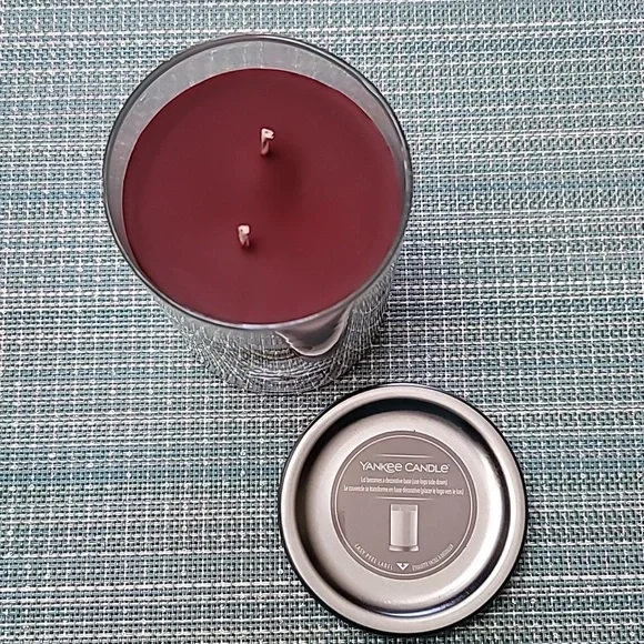Yankee Candle Holiday Zest two wick 20oz, New - Picture 3 of 4